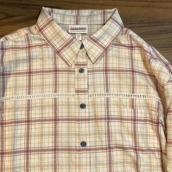 Shyanne Women’s Button Down Shirt - Picture 2 of 3